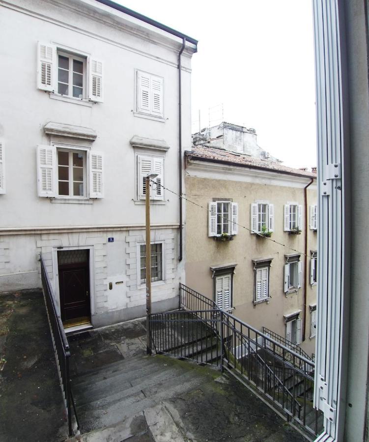 Casa Antica - Historical Apartment In Old City Center Triest Exterior foto