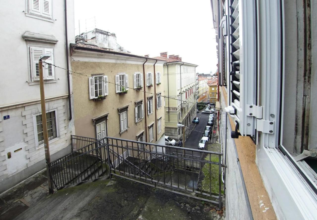 Casa Antica - Historical Apartment In Old City Center Triest Exterior foto